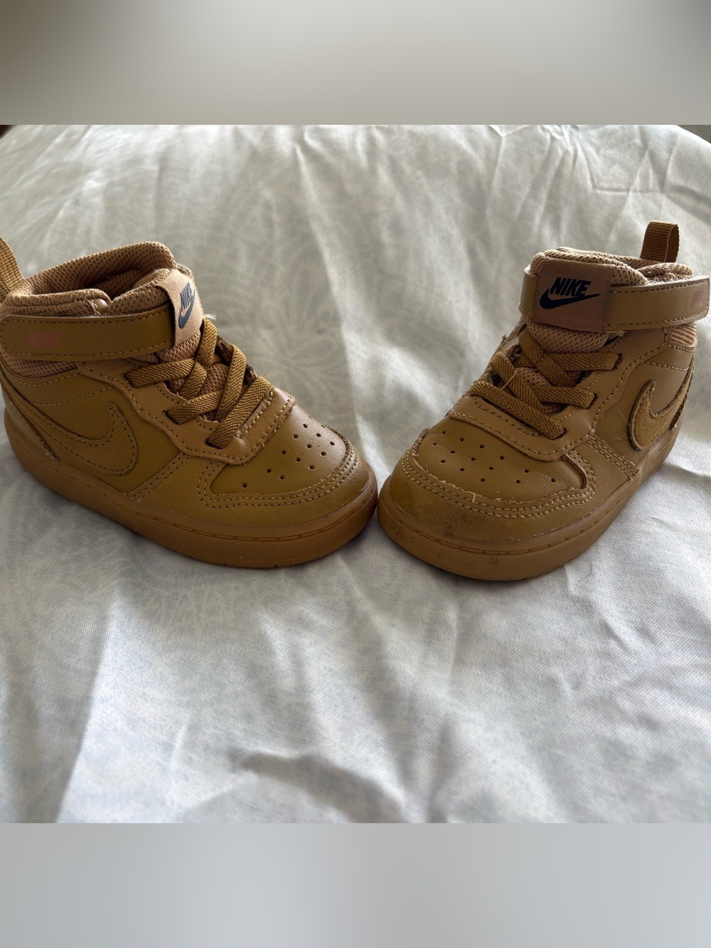 Nike Kids High-Top Sneakers in Wheat/Tan